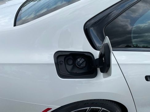 New 2026 BMW 750e xDrive 750e xDrive w/ Premium Package image 20