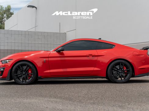 Used 2022 Ford Mustang Shelby GT500 w/ Technology Package RWD image 4