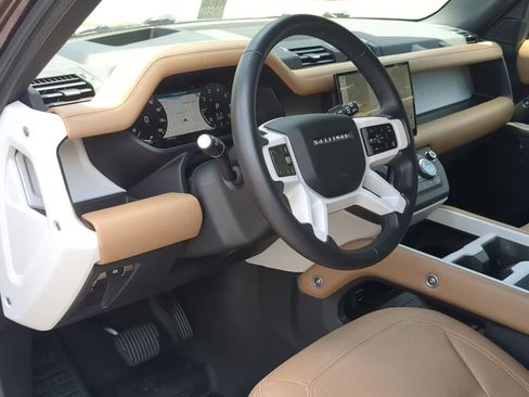 Certified 2025 Land Rover Defender 130 X-Dynamic SE AWD/4WD image 10