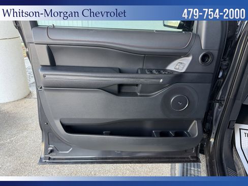 Used 2022 Ford Expedition Limited image 17