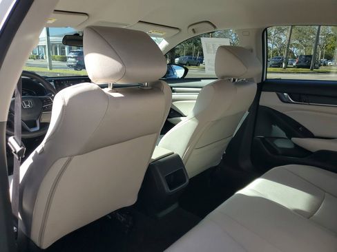 Used 2022 Honda Accord LX image 9