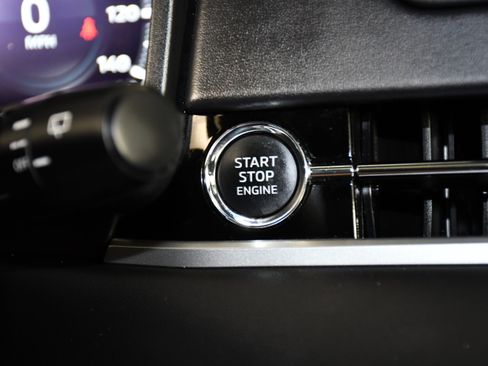 Used 2024 Mitsubishi Outlander SE Black Edition AWD/4WD image 24