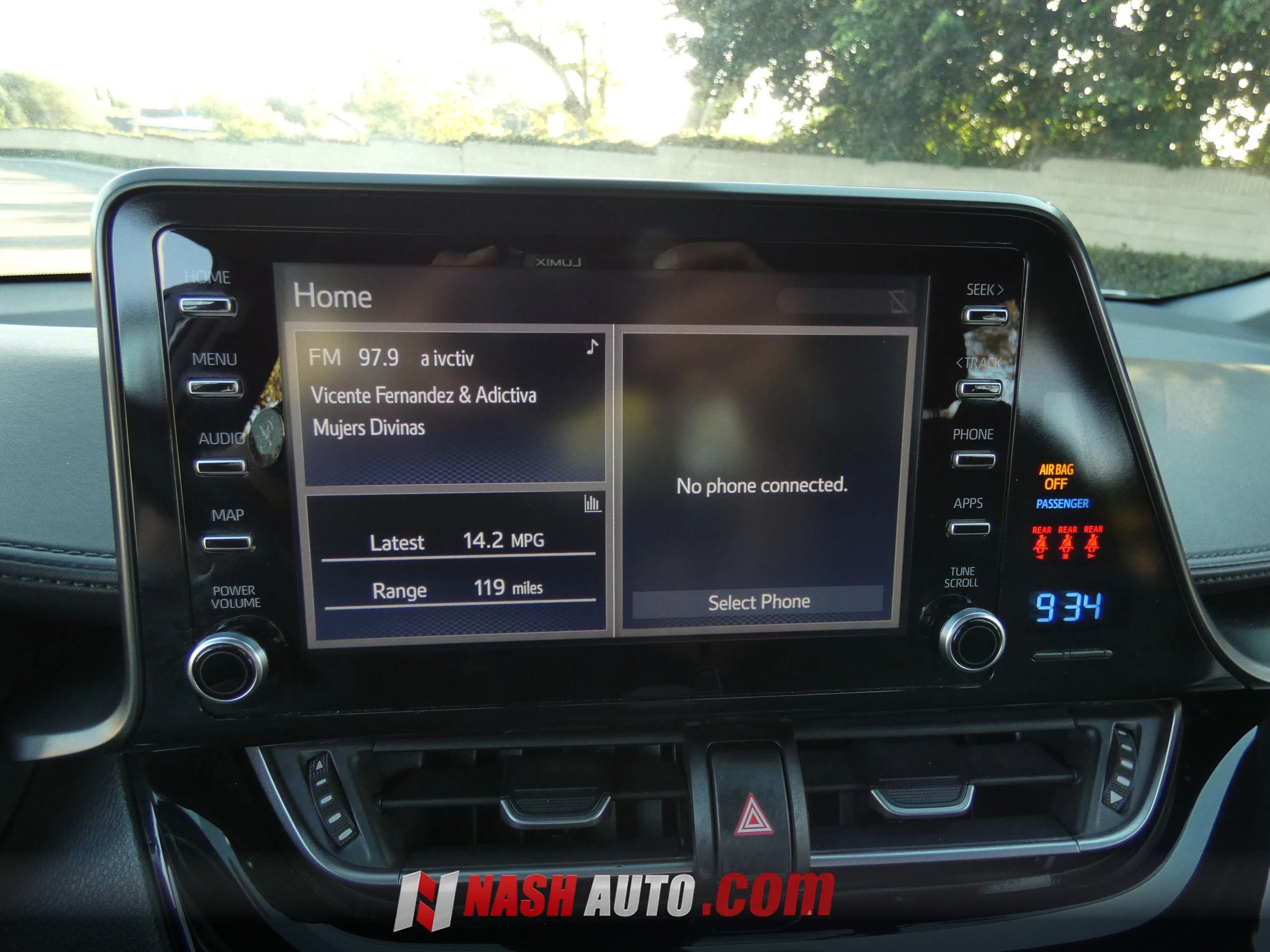 Used 2019 Toyota C-HR LE FWD image 38