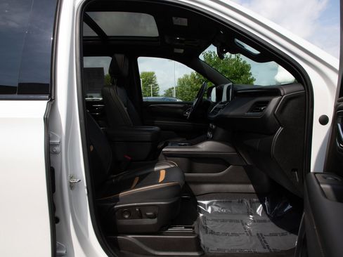 Used 2023 GMC Yukon XL AT4 w/ AT4 Premium Plus Package image 10