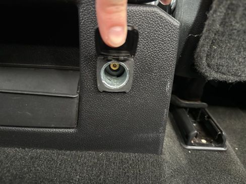 Used 2018 Chevrolet Silverado 1500 LT w/ Midnight Edition image 30