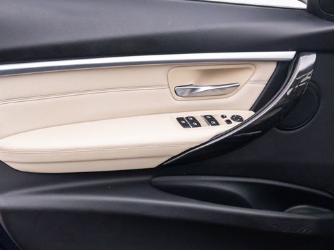 Used 2017 BMW 330i xDrive Sedan image 12