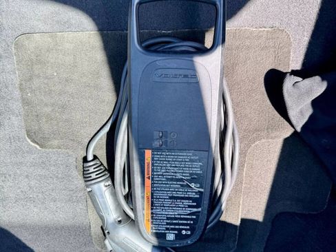 Used 2013 Chevrolet Volt Premium w/ Premium Trim Package image 20