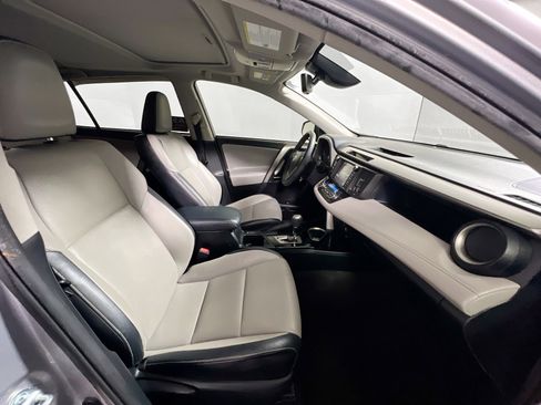 Used 2017 Toyota RAV4 Limited image 31