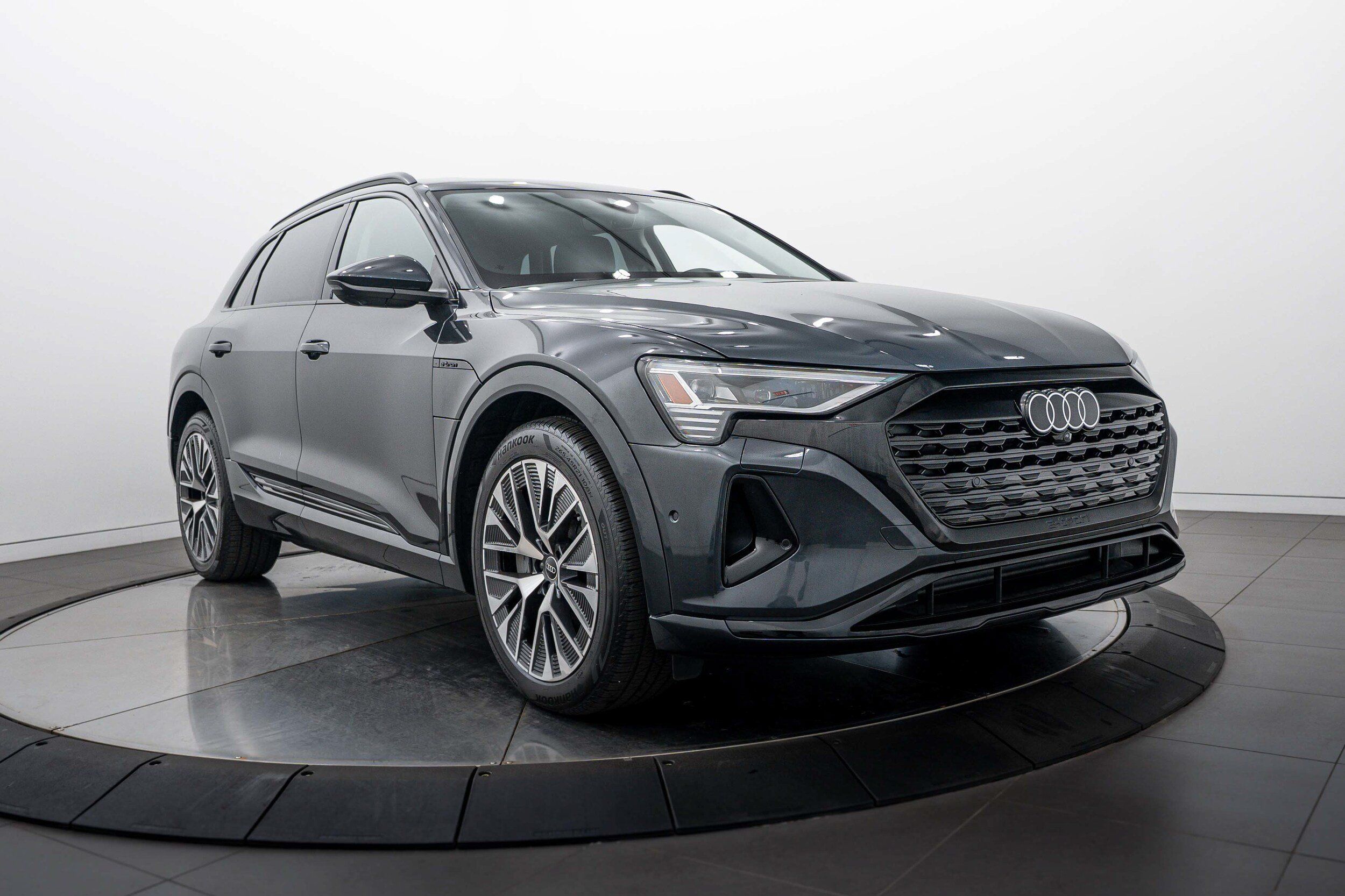 Certified 2024 Audi Q8 e-tron Prestige w/ Prestige Package AWD/4WD image 2