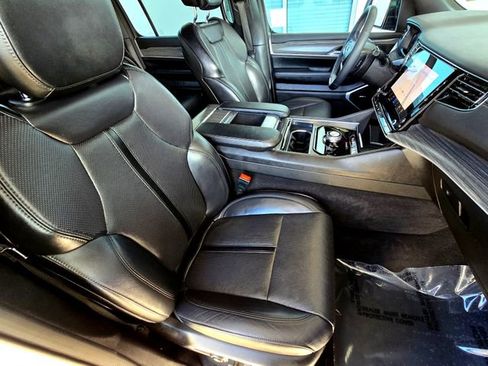 Certified 2024 Jeep Wagoneer Series II image 27