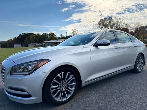 Used 2015 Hyundai Genesis 3.8 w/ Option Group 04 image 4