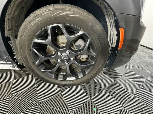 Used 2019 Chrysler 300 S AWD/4WD image 4