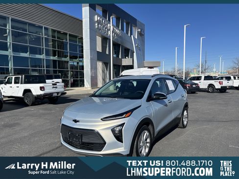 Used 2023 Chevrolet Bolt EUV LT w/ Comfort Package image 1