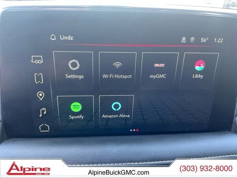Certified 2022 GMC Yukon XL SLT w/ SLT Premium Package AWD/4WD image 17