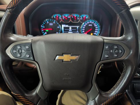 Used 2015 Chevrolet Silverado 2500 High Country w/ Duramax Plus Package image 9