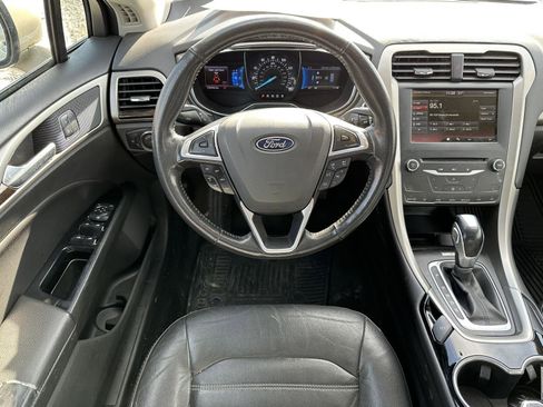 Used 2015 Ford Fusion SE w/ Equipment Group 202A image 12