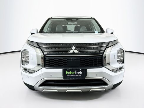Used 2024 Mitsubishi Outlander SE AWD/4WD image 2