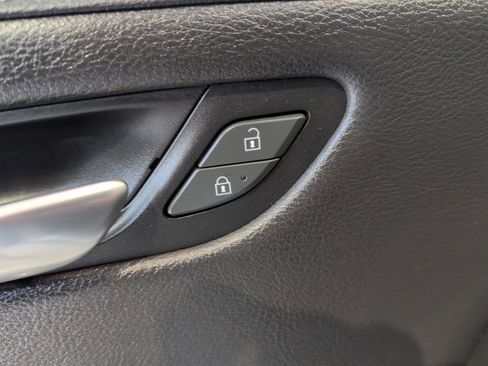 Used 2019 Cadillac XT4 Premium Luxury w/ Technology Package image 9