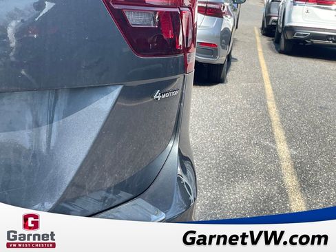 Used 2023 Volkswagen Tiguan SE w/ Panoramic Sunroof Package image 16