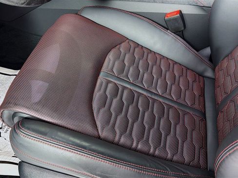 Certified 2025 Audi RS Q8 performance image 21