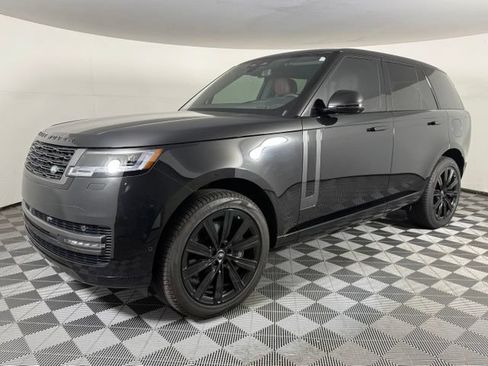 Used 2025 Land Rover Range Rover SE AWD/4WD image 2