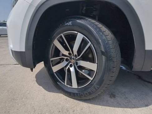 Certified 2023 Volkswagen Atlas SE FWD image 33