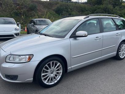 Used 2011 Volvo V50 T5 w/ Preferred Pkg