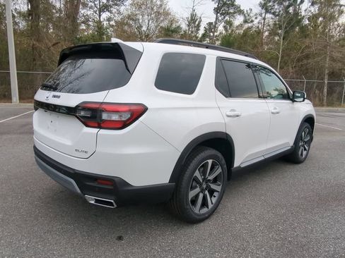 Used 2024 Honda Pilot Elite image 4