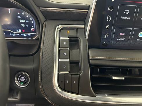 Used 2024 GMC Yukon AT4 w/ Technology Package AWD/4WD image 20