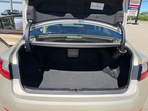 Used 2016 Lexus ES 350 w/ Luxury Package w/Wood Trim FWD image 14