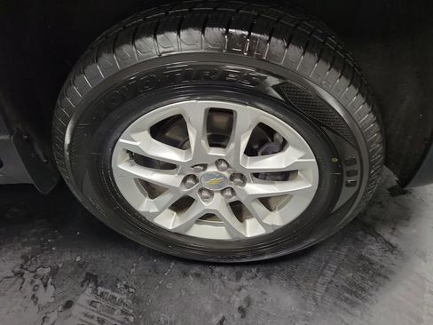 Used 2020 Chevrolet Traverse LT w/ LPO, Floor Liner Package image 11