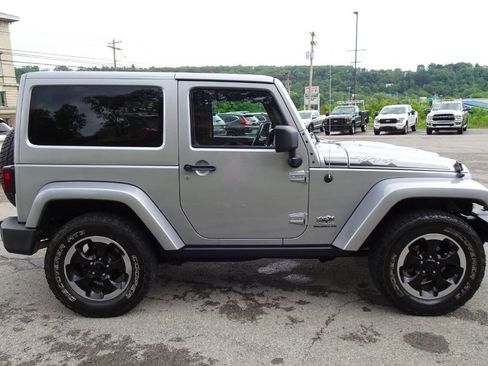 Used 2014 Jeep Wrangler Sahara AWD/4WD image 5