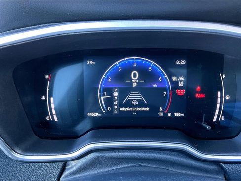 Used 2024 Toyota Corolla Cross XLE image 19