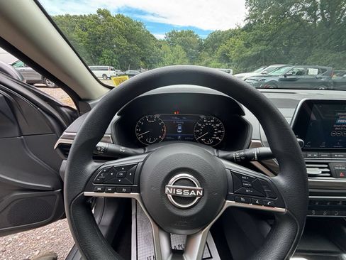 Used 2026 Nissan Altima 2.5 SV FWD image 40