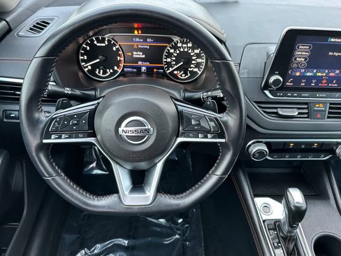 Used 2019 Nissan Altima 2.5 SR image 14