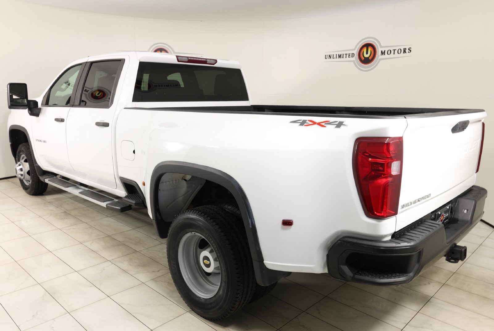 Used 2023 Chevrolet Silverado 3500 W/T w/ Gooseneck/5TH Wheel Package AWD/4WD image 4
