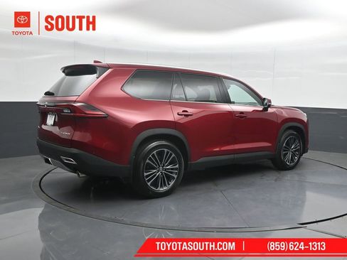 Used 2026 Toyota Grand Highlander AWD Hybrid image 2