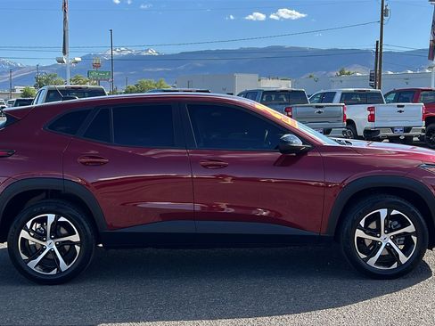 Certified 2024 Chevrolet Trax RS w/ Driver Confidence Package FWD image 4