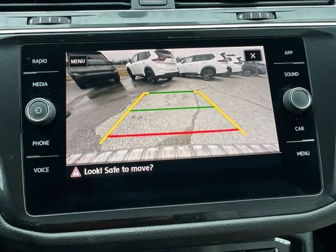 Used 2019 Volkswagen Tiguan SE image 10