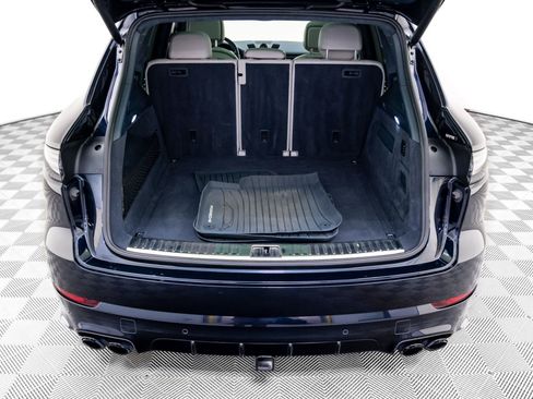 Used 2021 Porsche Cayenne GTS AWD/4WD image 31