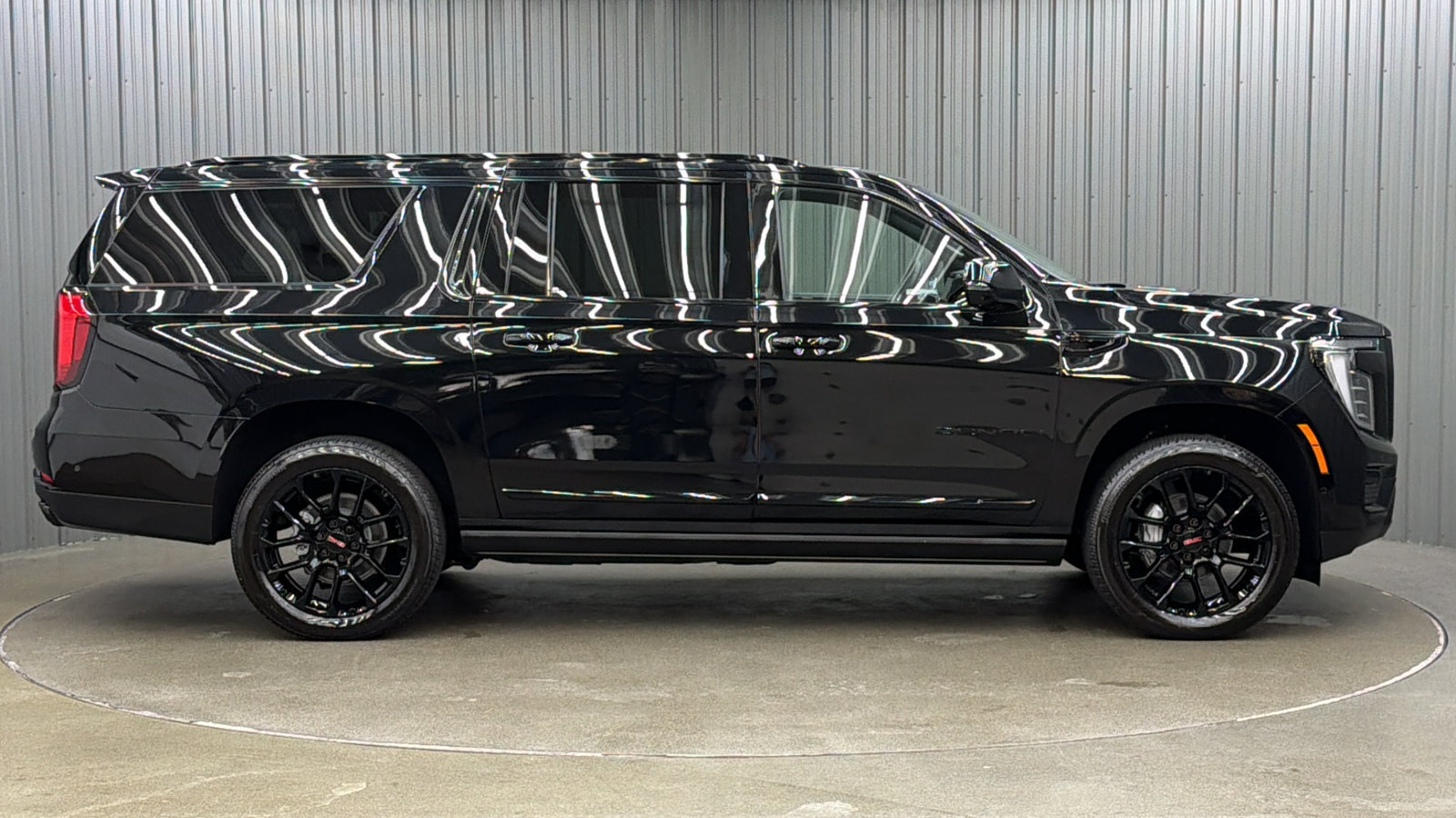 Used 2026 GMC Yukon XL Denali w/ Sun & Power Step Package AWD/4WD image 6