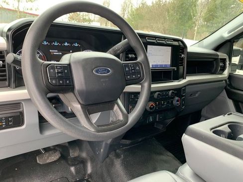 Used 2024 Ford F250 XL w/ Snow Plow Prep Package image 18