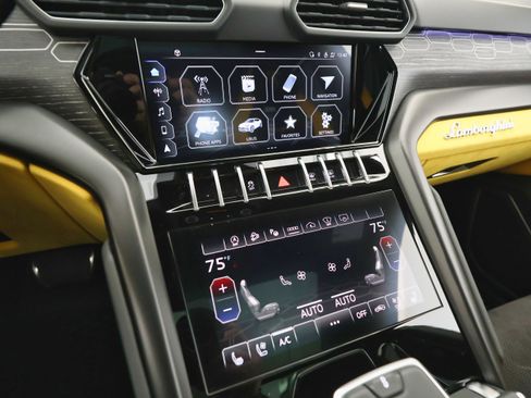 Used 2022 Lamborghini Urus image 39