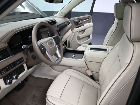 Used 2023 GMC Yukon XL Denali image 24