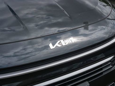 New 2026 Kia Niro LX FWD image 12