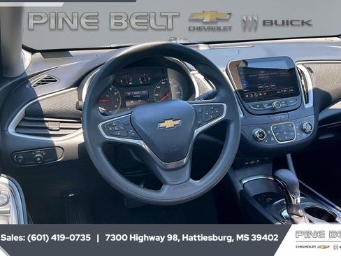 Used 2024 Chevrolet Malibu LT FWD image 12
