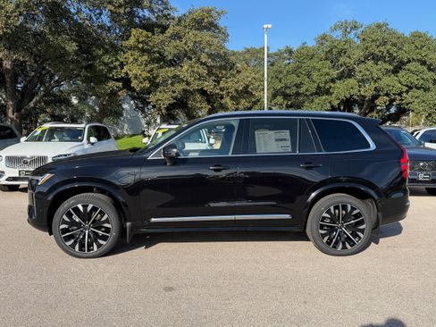 New 2026 Volvo XC90 T8 Plus image 3