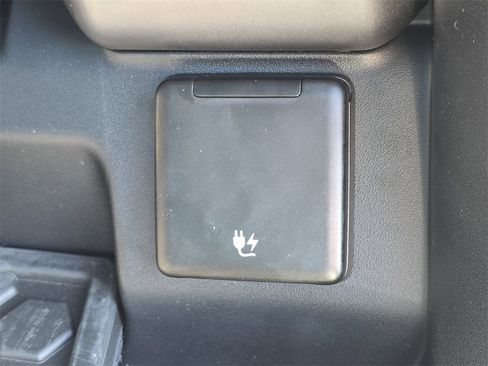 New 2026 Land Rover Defender 130 V8 image 14