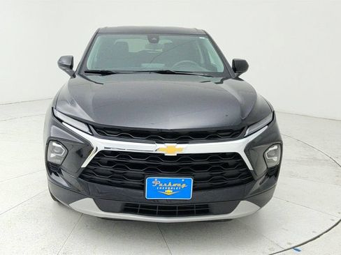 Used 2025 Chevrolet Blazer LT FWD image 2