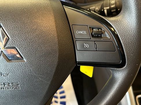 Used 2022 Mitsubishi Eclipse Cross ES image 10